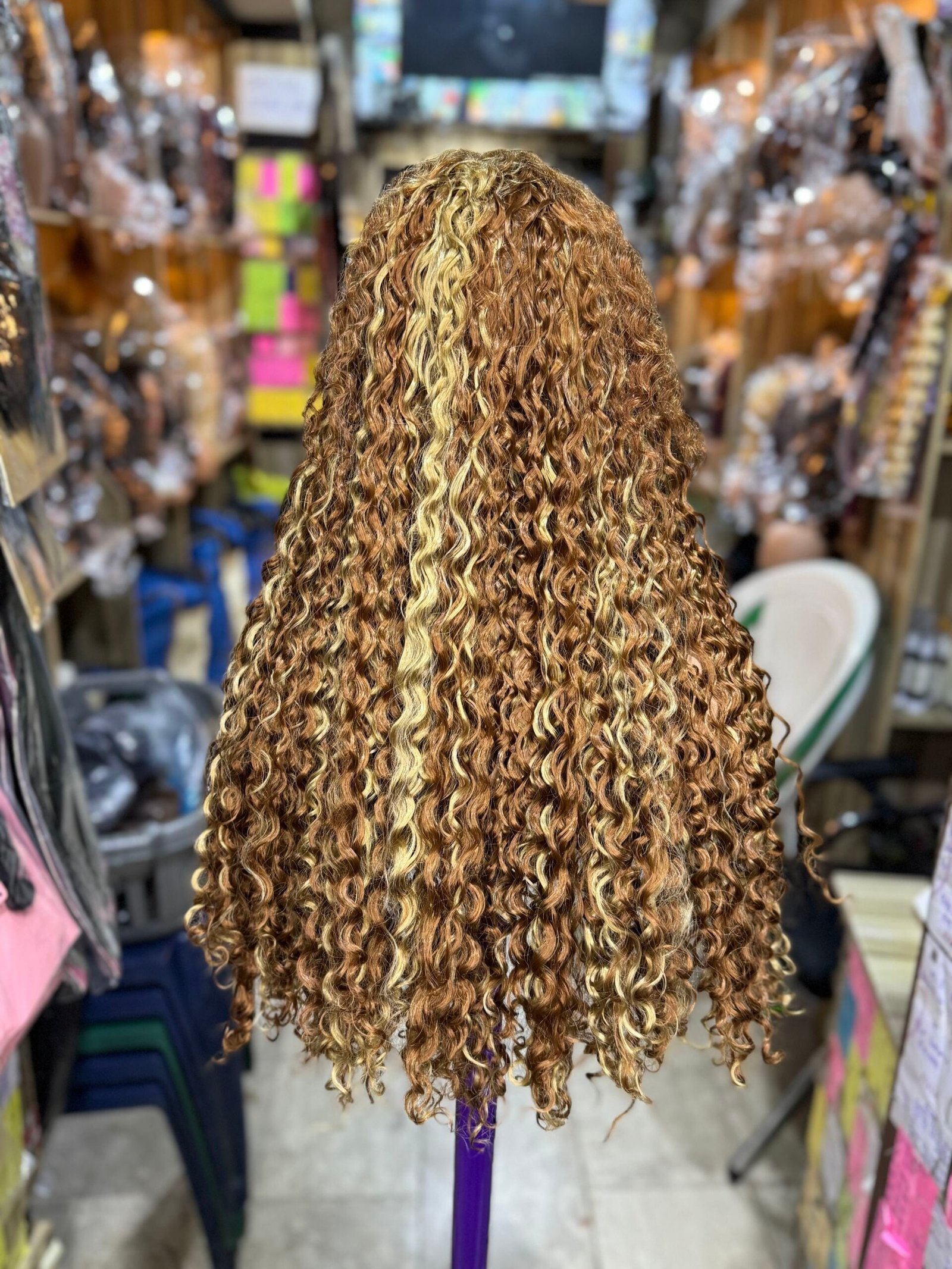 PEN CURLS WIGS - Image 3