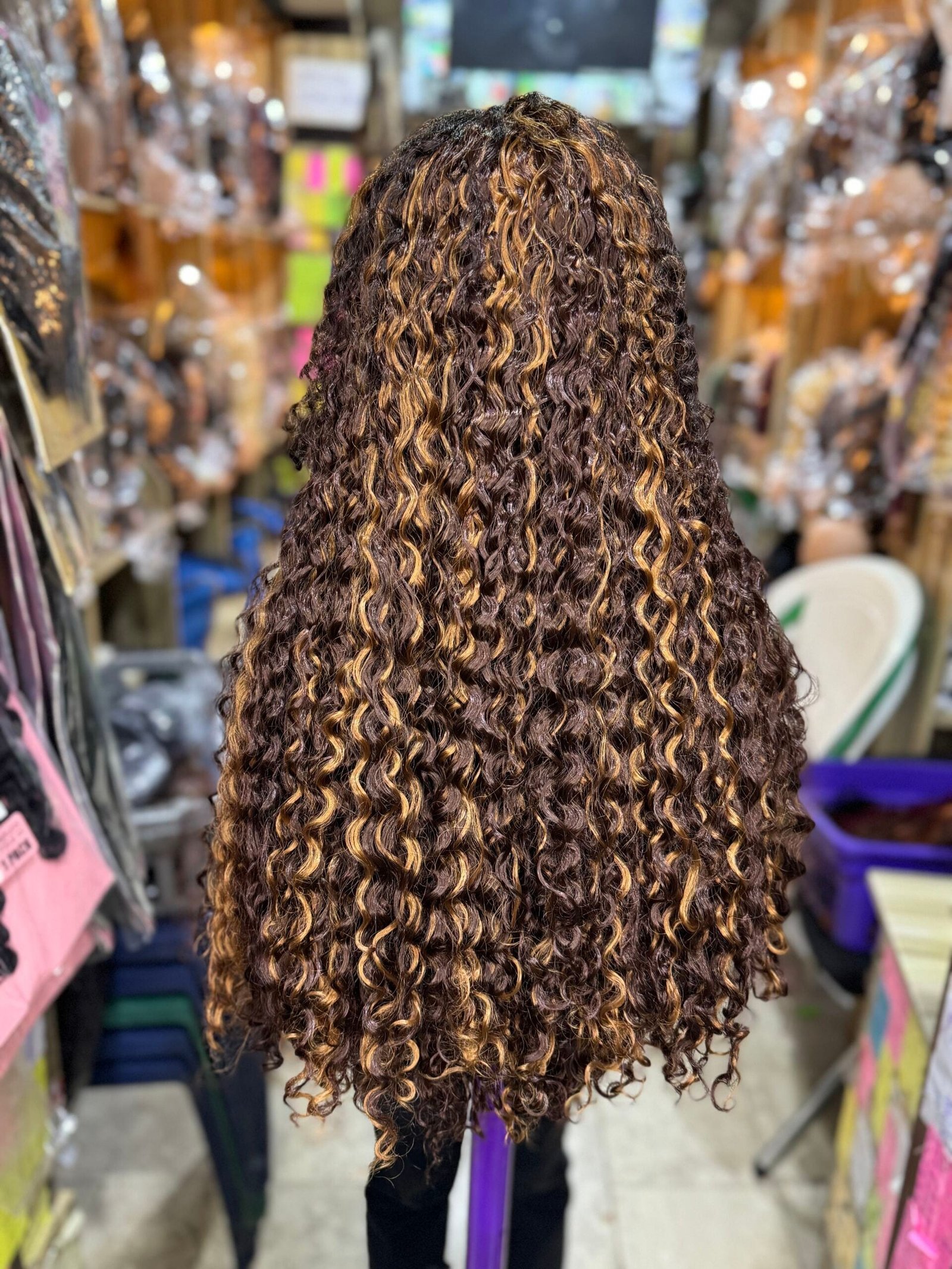 PEN CURLS WIGS - Image 2