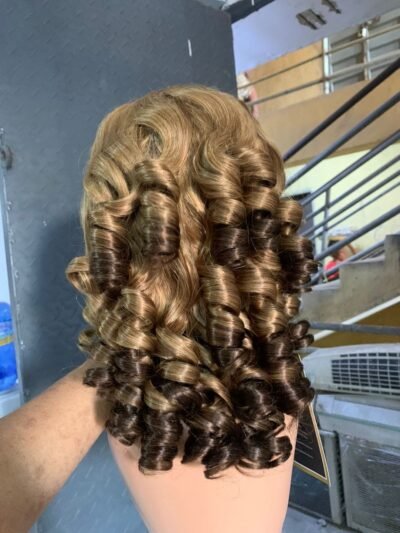 Bouncy frontal wig 2Tone